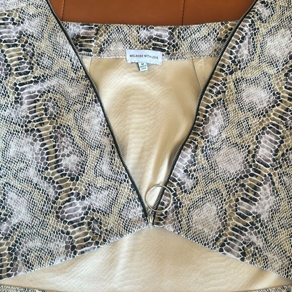 Snake Print Mini Skirt Size: M - Picture 5 of 6